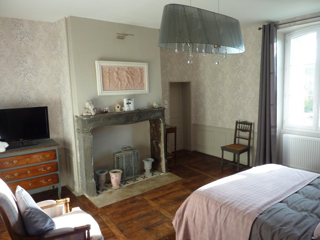 La Bromontoise Chambres d'Hôtes Pontgibaud Chambre photo