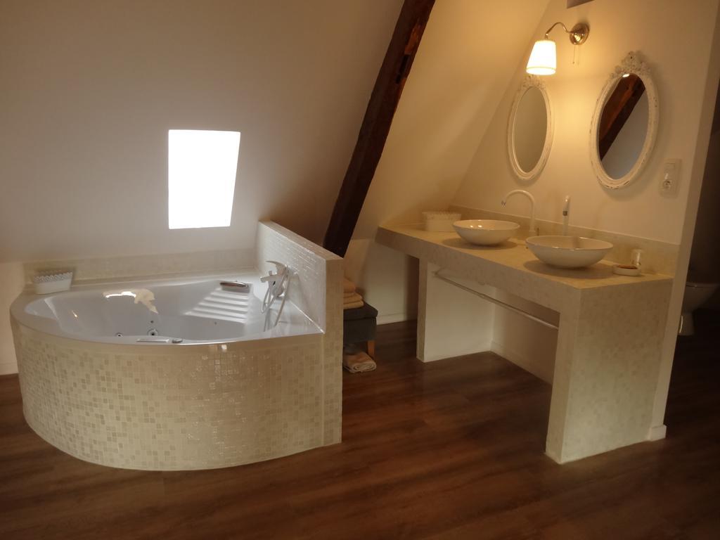 La Bromontoise Chambres d'Hôtes Pontgibaud Extérieur photo